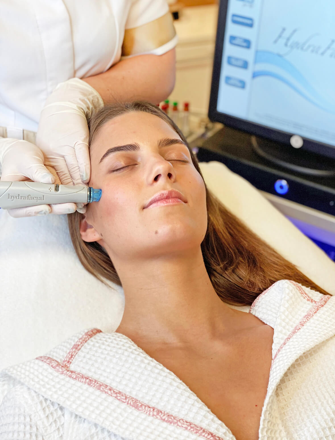 HydraFacial veido procedūra